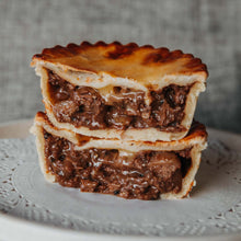 Load image into Gallery viewer, Beef &amp; Gravy Pie (Standard Size 240g) - Box of 9
